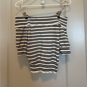 Lily off the shoulder knitted short sleeves top size xs